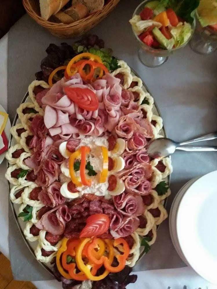 Hanacky Dvur Ołomuniec Zewnętrze zdjęcie